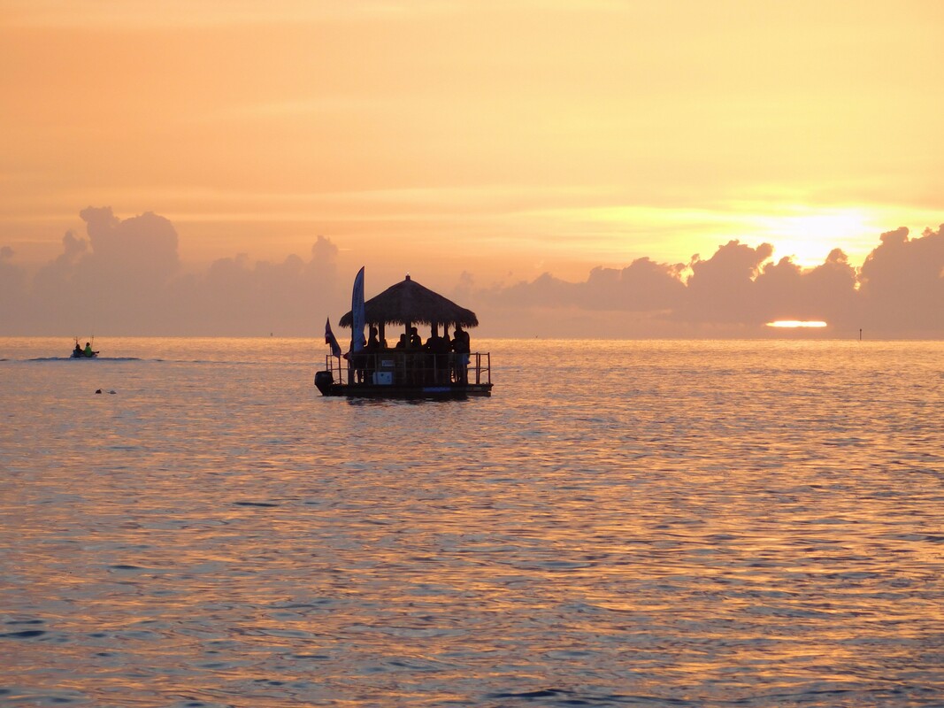 Cruisin'TikisMarathon6