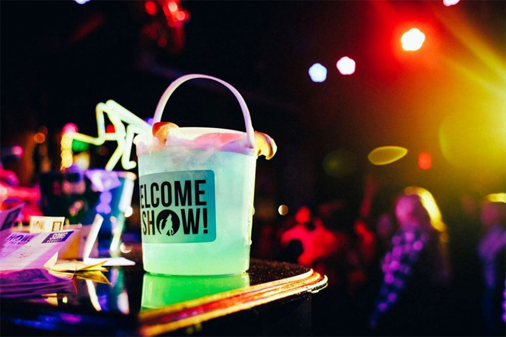 Bars with live music near me