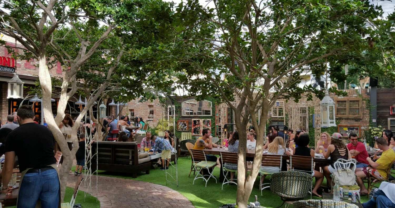 Louie Bossi’s - Las Olas