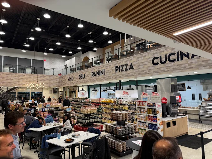 Flora's Italian Eatery Dining